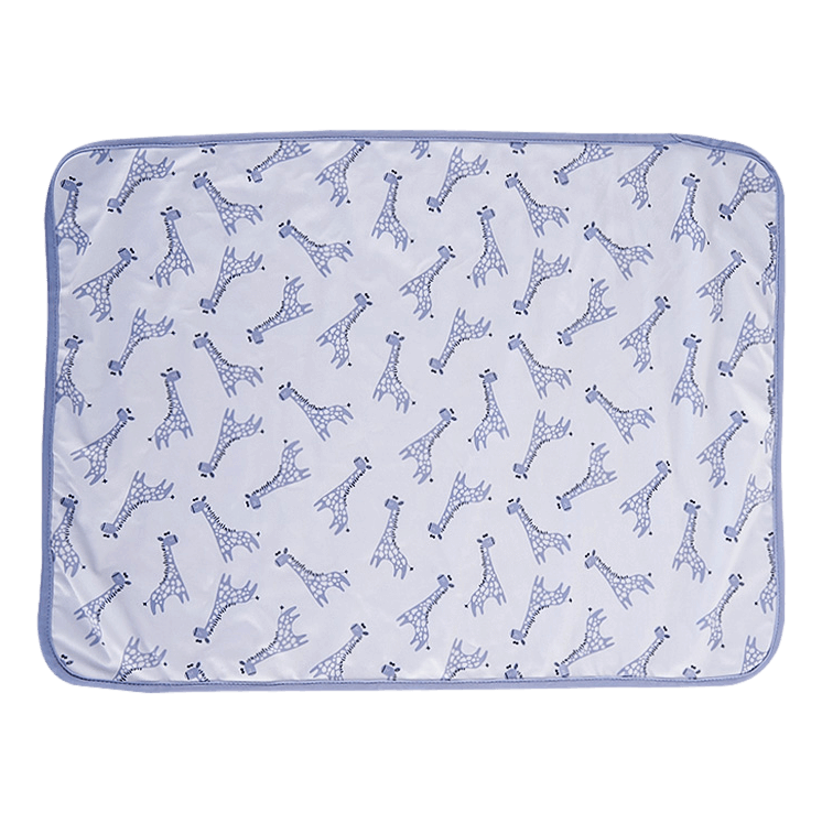 Baby Luna | Verschoonmatje | Blue Giraffe